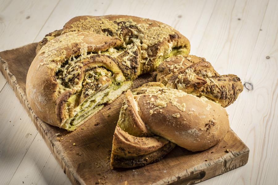 Savoury Wild Garlic Pesto Couronne.